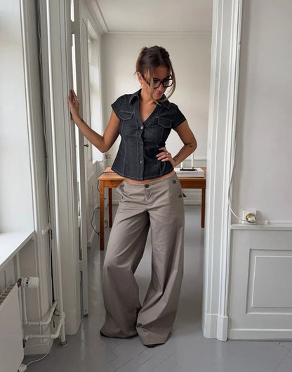 Maison Vea - Trousers with button details