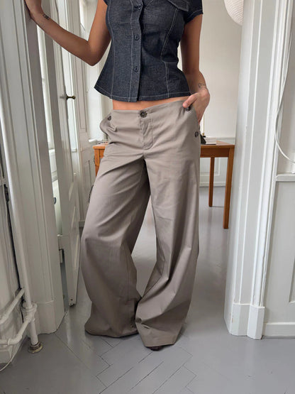 Maison Vea - Trousers with button details